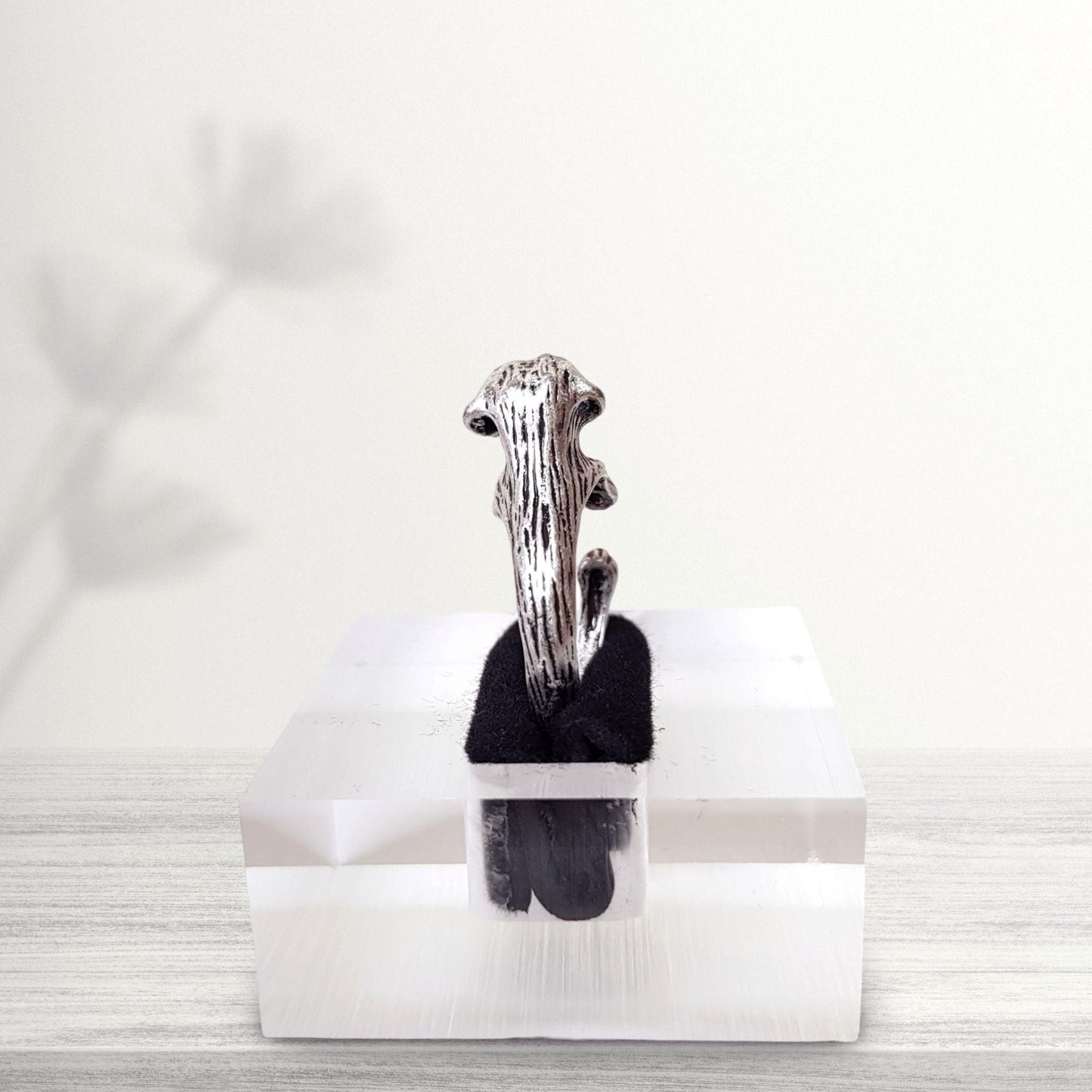 back view novelty labrador midi silver dog ring doggoZone