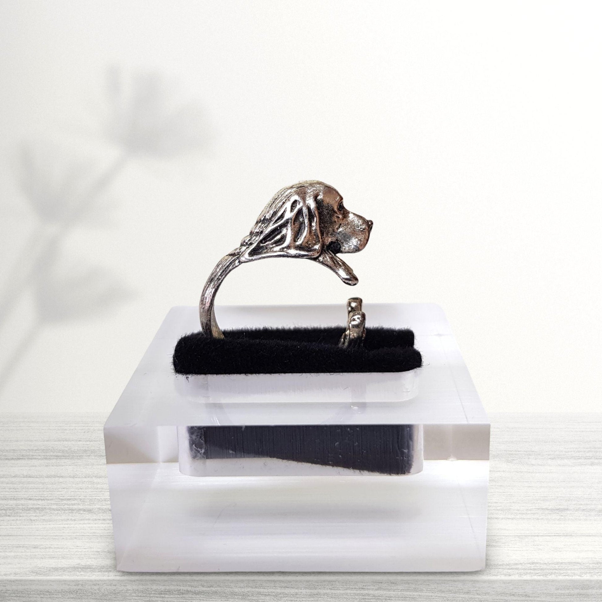 basset hound novelty silver coloured jewellery ring profile view