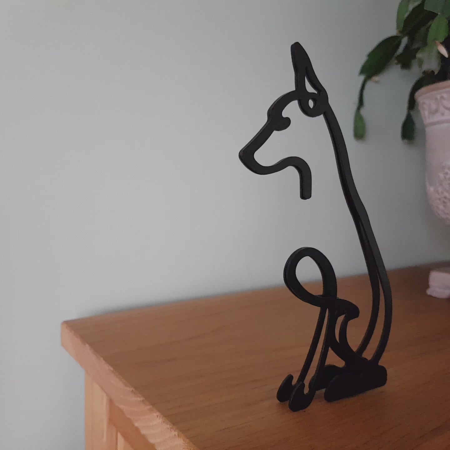 doberman dog statue product video