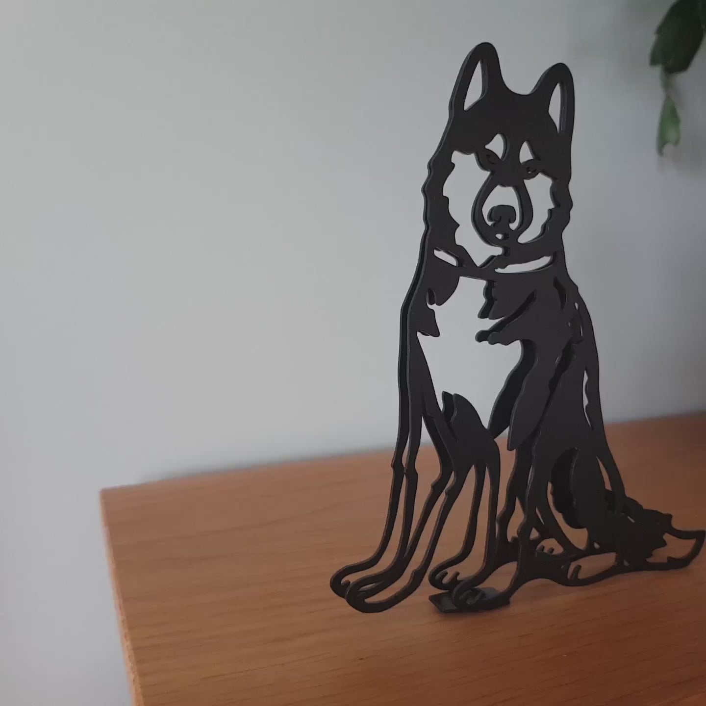 siberian husky dog statue product video