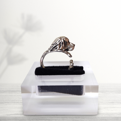 profile view silver coloured basset hound dog ring